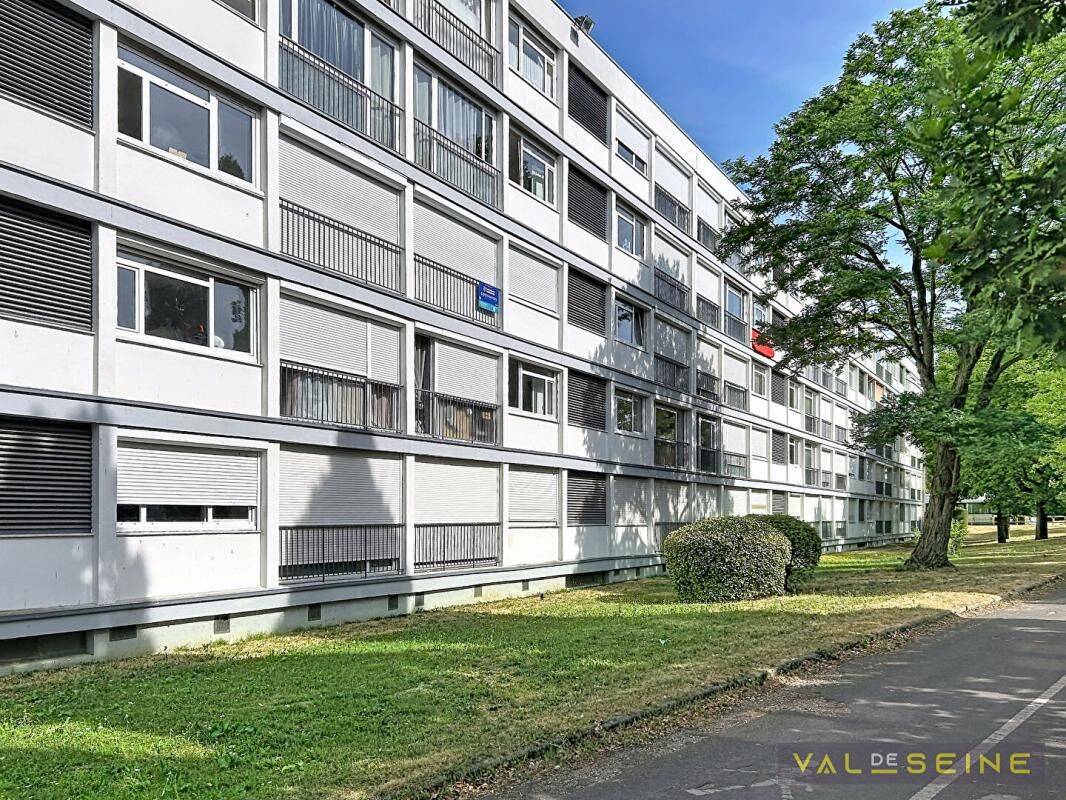 Appartement 4 pièces 70 m² · à Mont-Saint-Aignan · 70,3 m² · 106 000 €