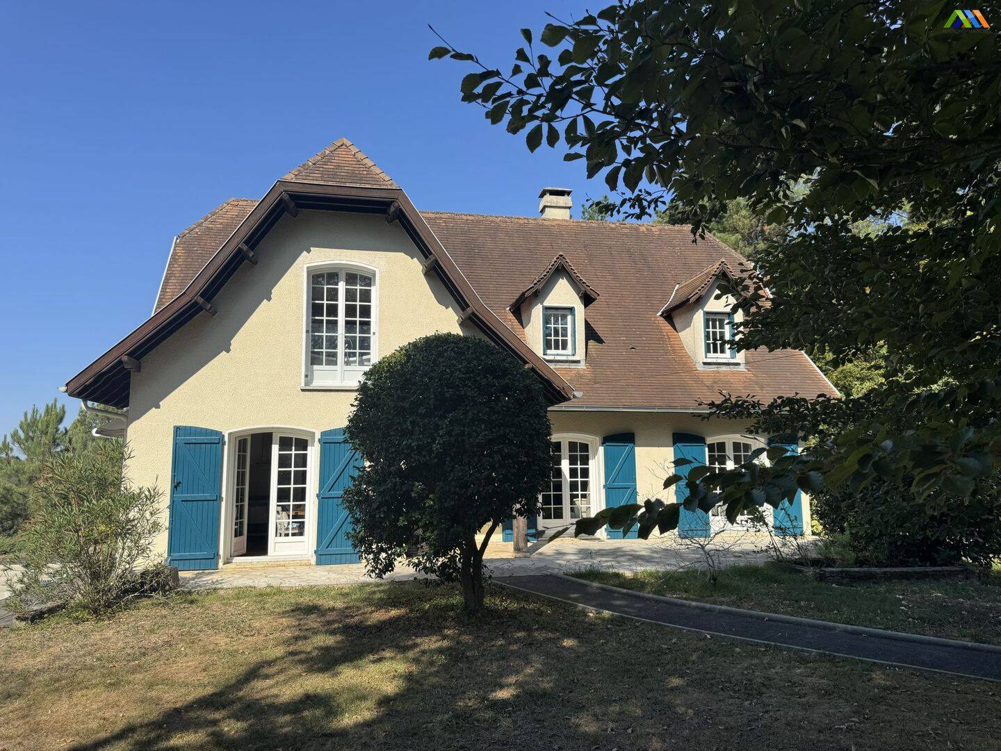 Maison 6 pièces 160 m² · à Lucq-de-Béarn · 160 m² · 445 000 €