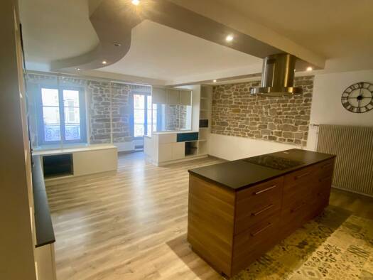 Appartement à vendre 167 000 € 3 pièces 2 chambres 92 m² RDC/4 Centre Lons-le-Saunier 39000