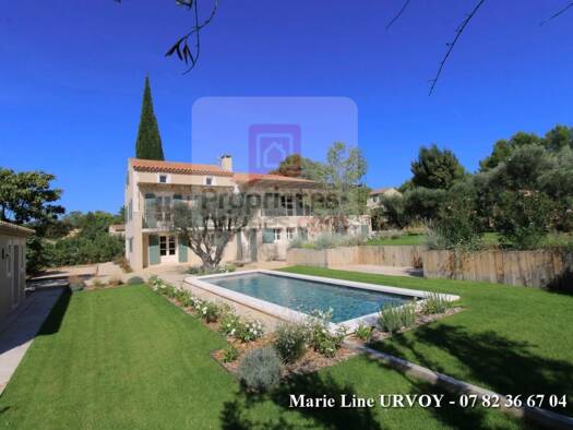 Maison à vendre 1 890 000 € 8 pièces 5 chambres 300 m² 2 117 m² de terrain Maussane-les-Alpilles 13520
