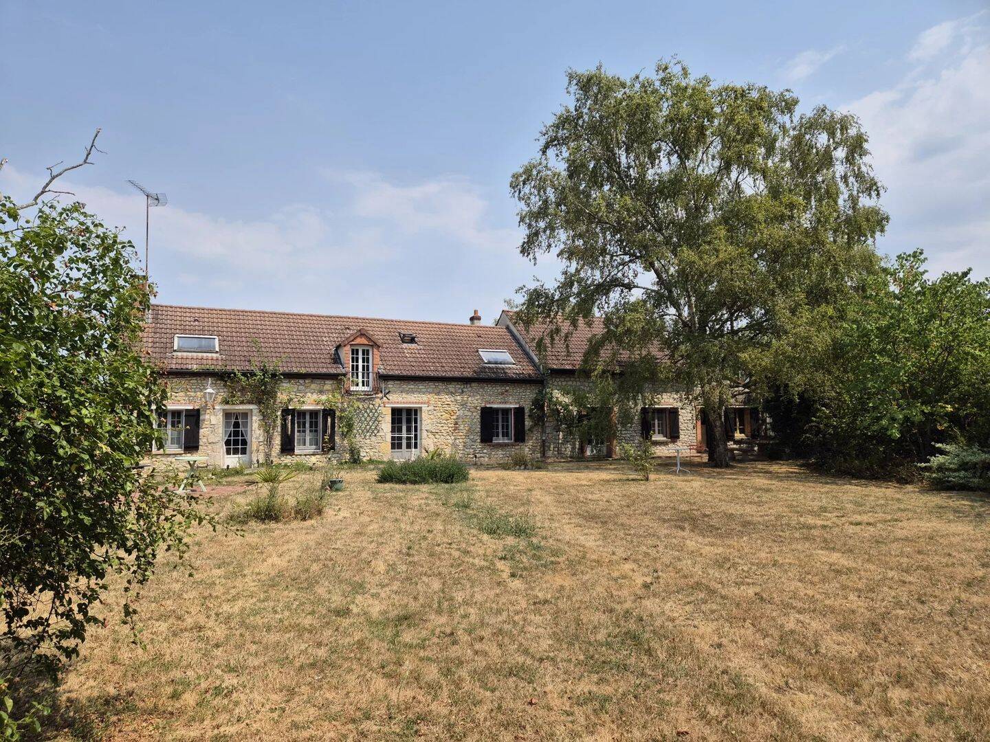 Maison 8 pièces 164 m² · à Bellegarde · 164 m² · 243 800 €