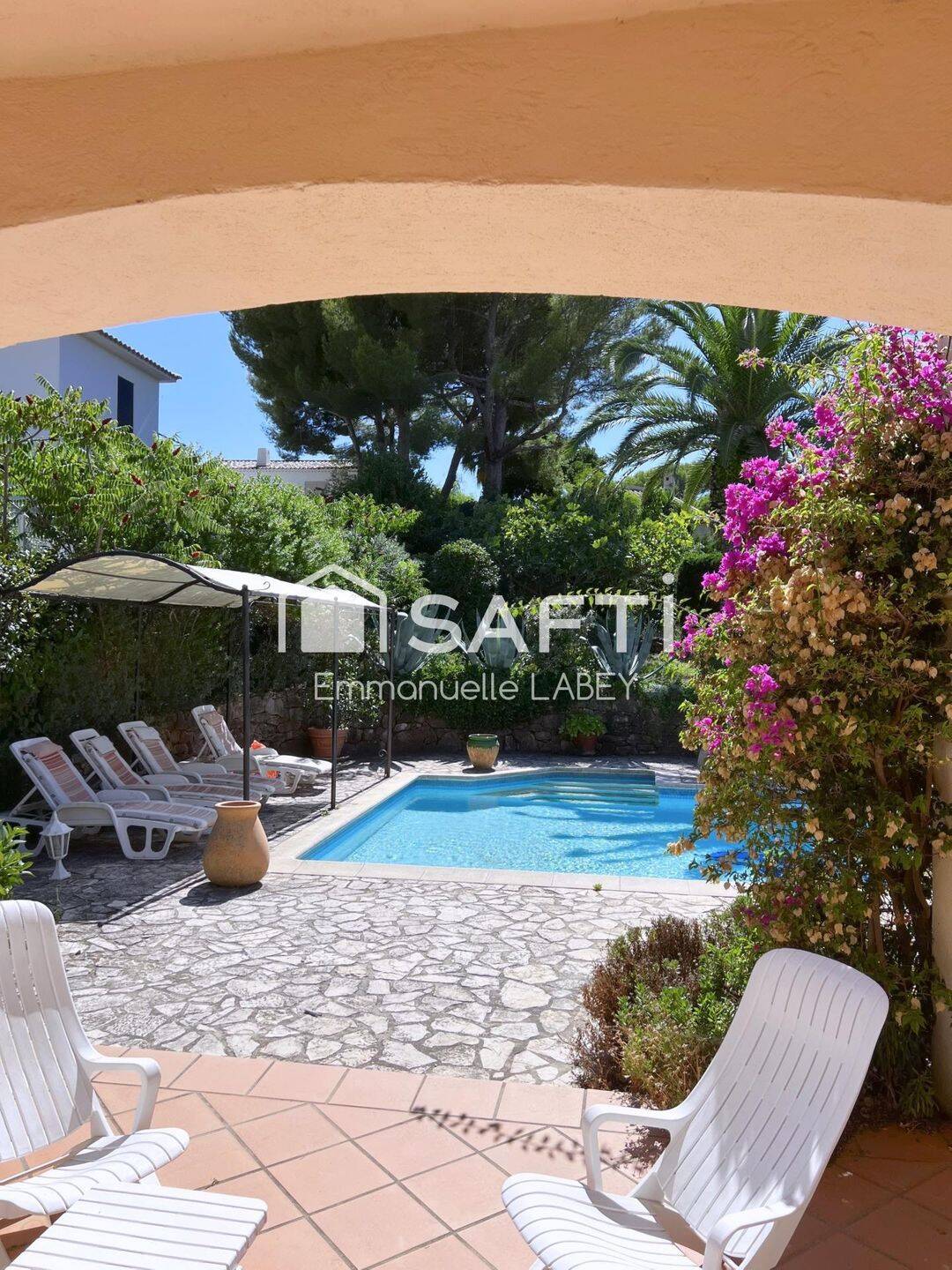 Maison 7 pièces 188 m² · à Sanary-sur-Mer · 188 m² · 1 420 000 €