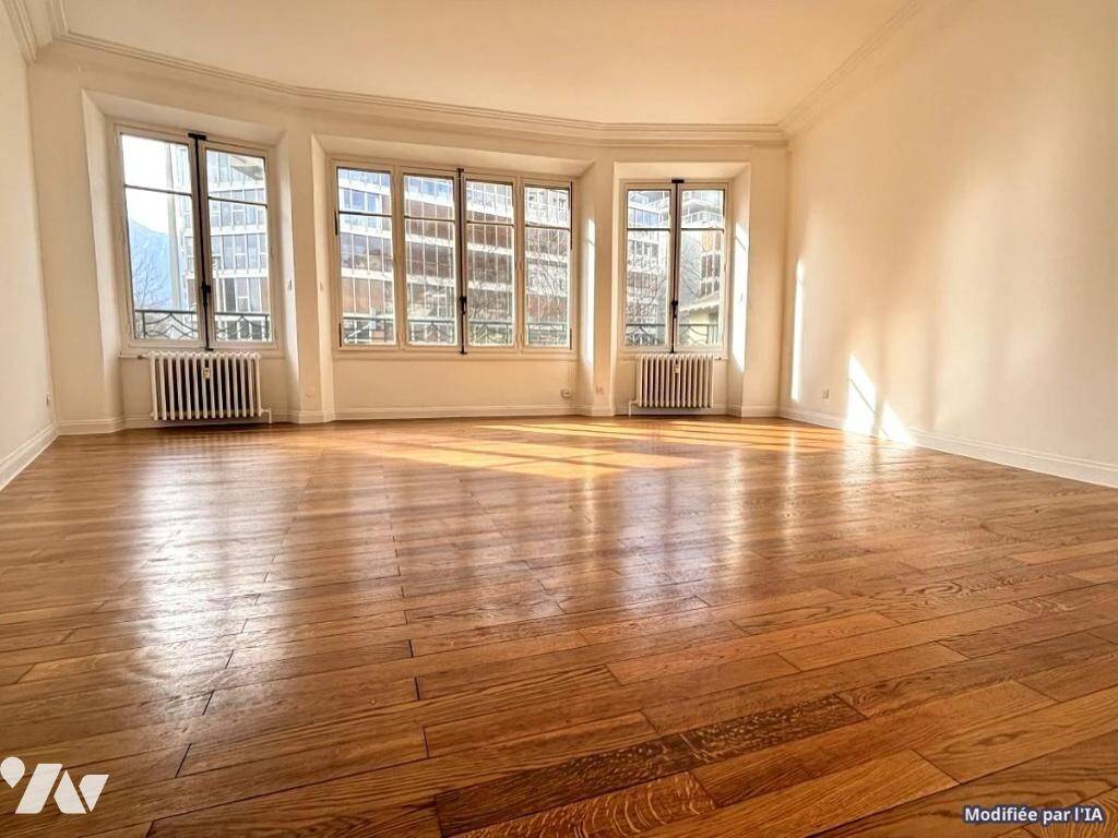Appartement 3 pièces 101 m² · à Grenoble · 100,5 m² · 300 000 €
