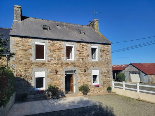 Maison à vendre 149 000 € 7 pièces 5 chambres 137 m² 2 013 m² de terrain Plouguenast 22150