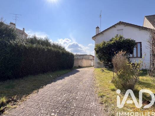 Maison de plain-pied à vendre 229 000 € 4 pièces 3 chambres 67,5 m² 870 m² de terrain Gassicourt Mantes-la-Jolie 78200