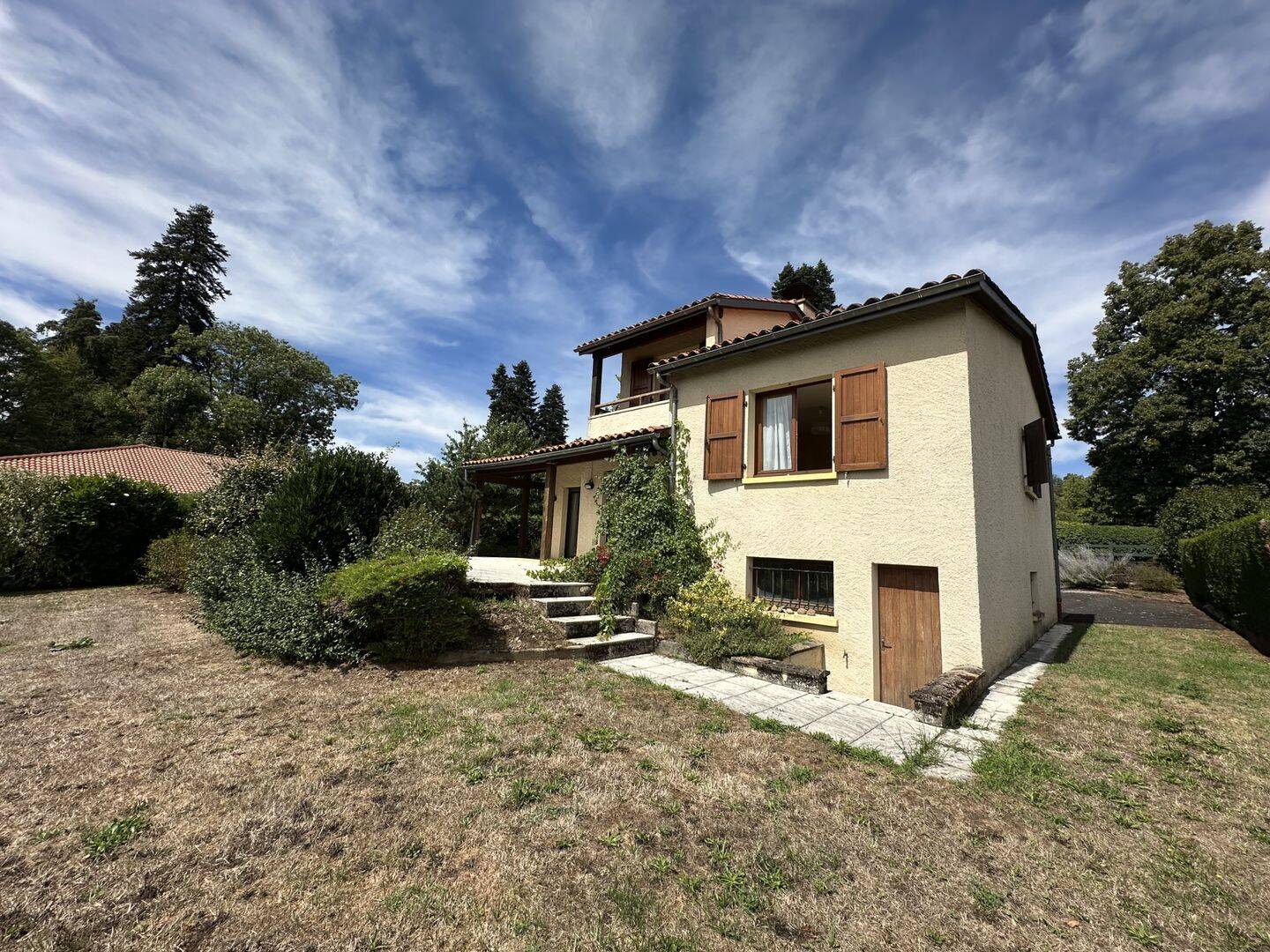 Maison 4 pièces 127 m² · à Arpajon-sur-Cère · 127 m² · 214 000 €