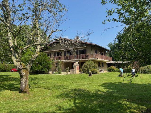 Maison 7 pièces 207 m² · à Saint-Martory · 207 m² · 240 000 €