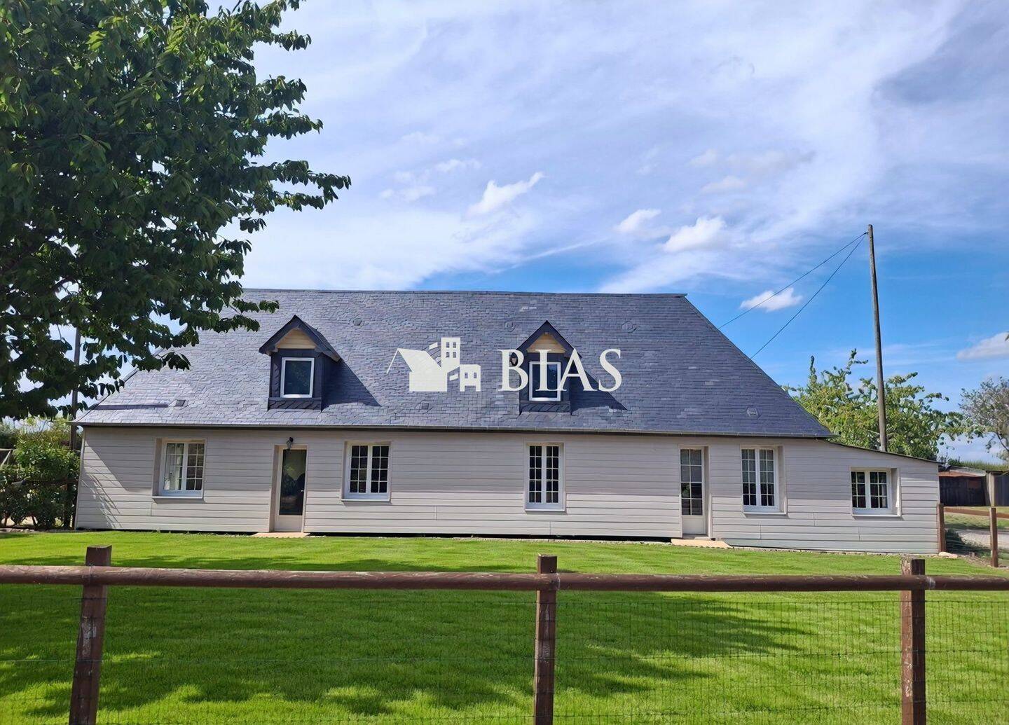 Maison 5 pièces 136 m² · à Bernay · 136 m² · 297 000 €