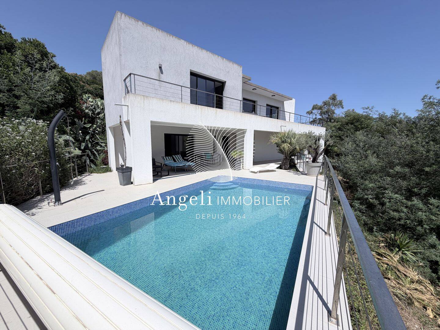 Maison 5 pièces 150 m² · à Fréjus · 150 m² · 1 090 000 €