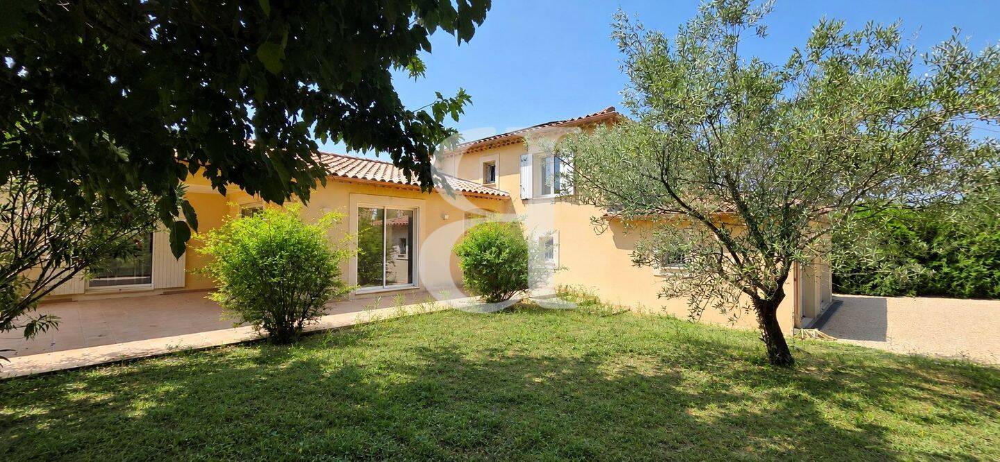 Maison 5 pièces 140 m² · à Carpentras · 140 m² · 540 000 €