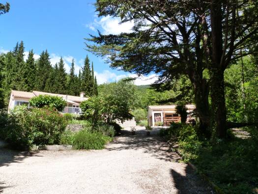 Maison de plain-pied à vendre 570 000 € 9 pièces 6 chambres 197 m² 5 500 m² de terrain Les Plans 34700