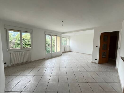 Appartement à louer 800 € 3 pièces 2 chambres 74 m² Étage -3/5 Sud Tarare 69170