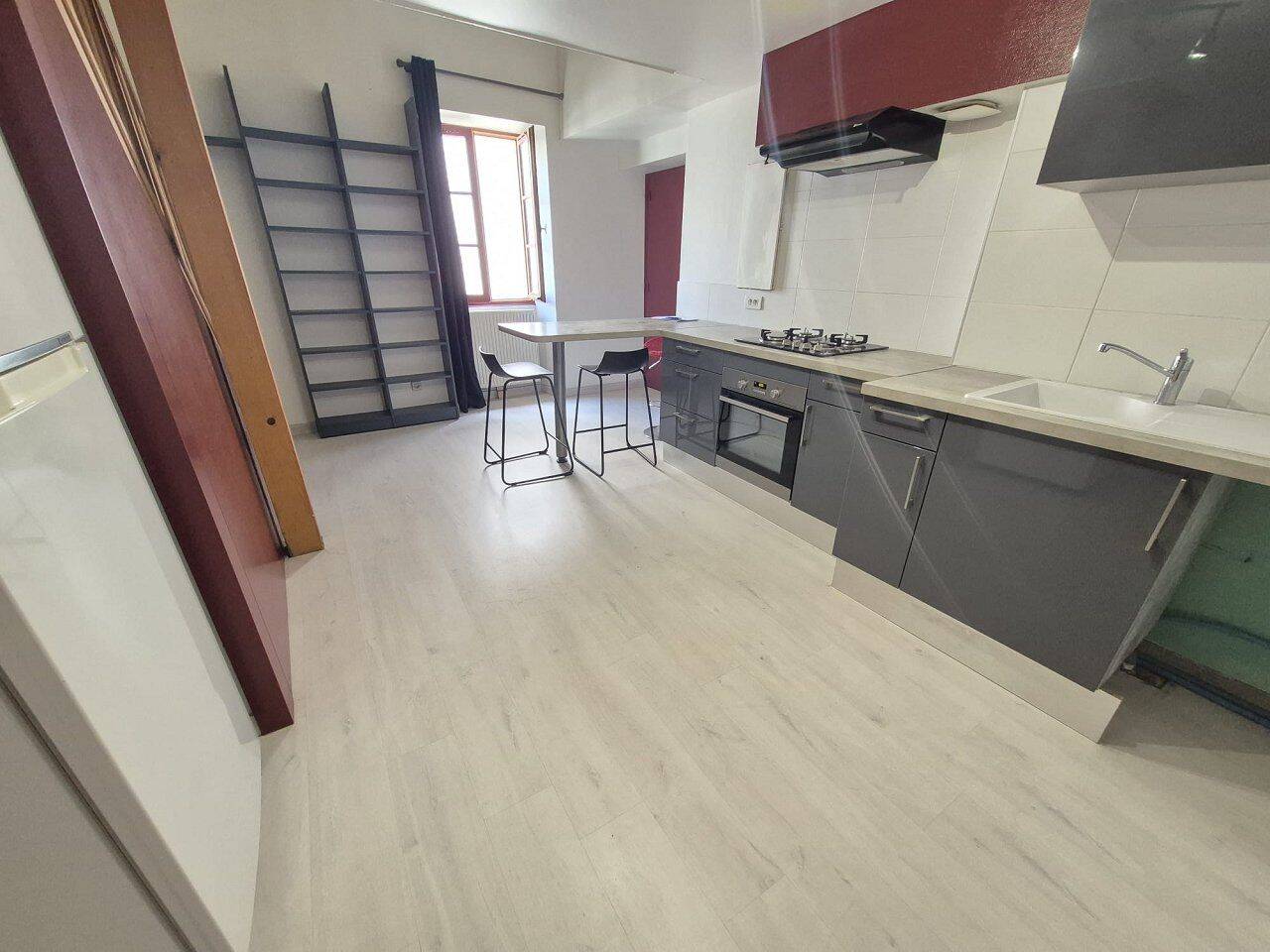 Appartement 2 pièces 35 m² · à Crémieu · 35 m² · 525 €/mois