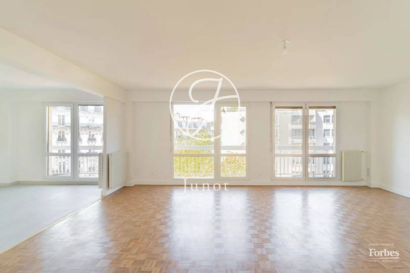 Appartement 7 pièces 144 m² · à Paris 15ème Arrondissement · 144,2 m² · 4 300 €/mois