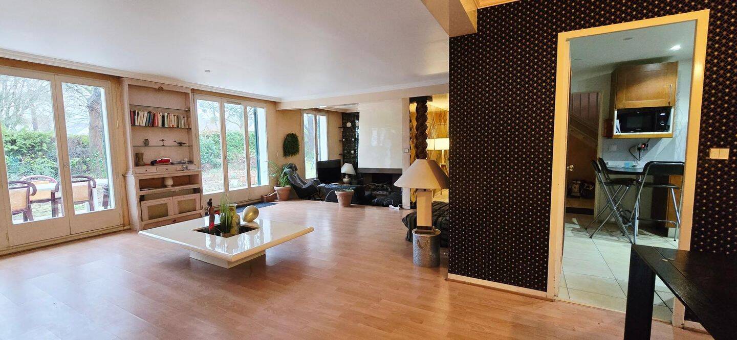 Maison 7 pièces 177 m² · à Villecresnes · 177 m² · 390 000 €