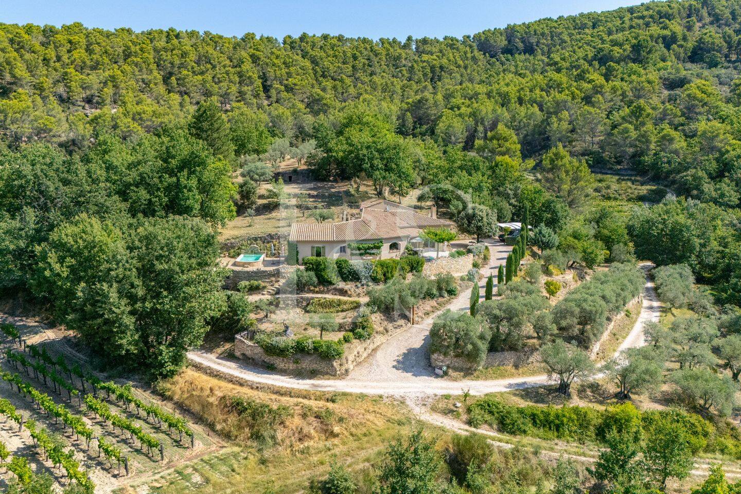 Maison 4 pièces 120 m² · à Mollans-sur-Ouvèze · 120 m² · 675 000 €