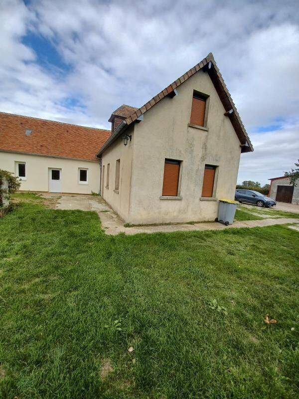 Maison 7 pièces 136 m² · à Notre-Dame-du-Hamel · 136 m² · 157 000 €