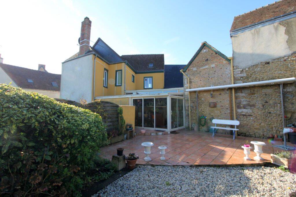 Maison 7 pièces 222 m² · à Bonnétable · 222 m² · 213 200 €