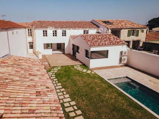 Villa à vendre 2 870 000 € 12 pièces 6 chambres 397 m² 900 m² de terrain La Flotte 17630