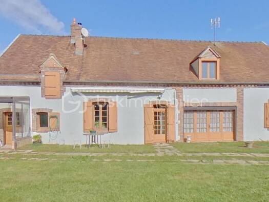 Maison de plain-pied à vendre 188 623 € 5 pièces 3 chambres 132 m² 2 352 m² de terrain Sens 89100