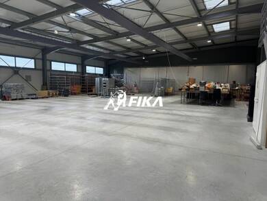 Local d'activités à vendre 2 500 000 € 2 438 m² d'espace de stockage Périphérique Est Gaillac 81600