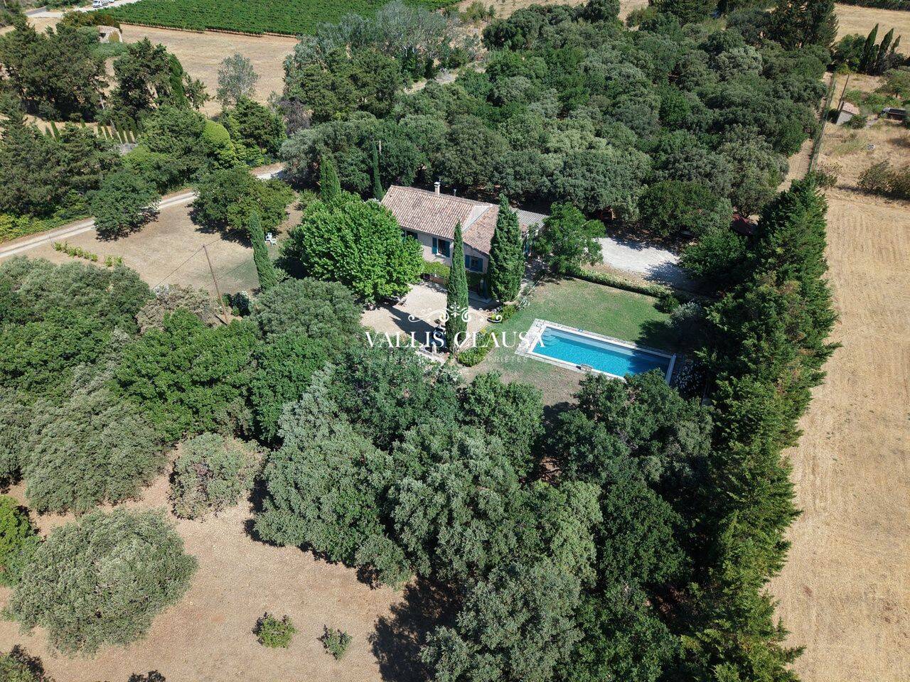 Maison 7 pièces 233 m² · à Carpentras · 233 m² · 880 000 €