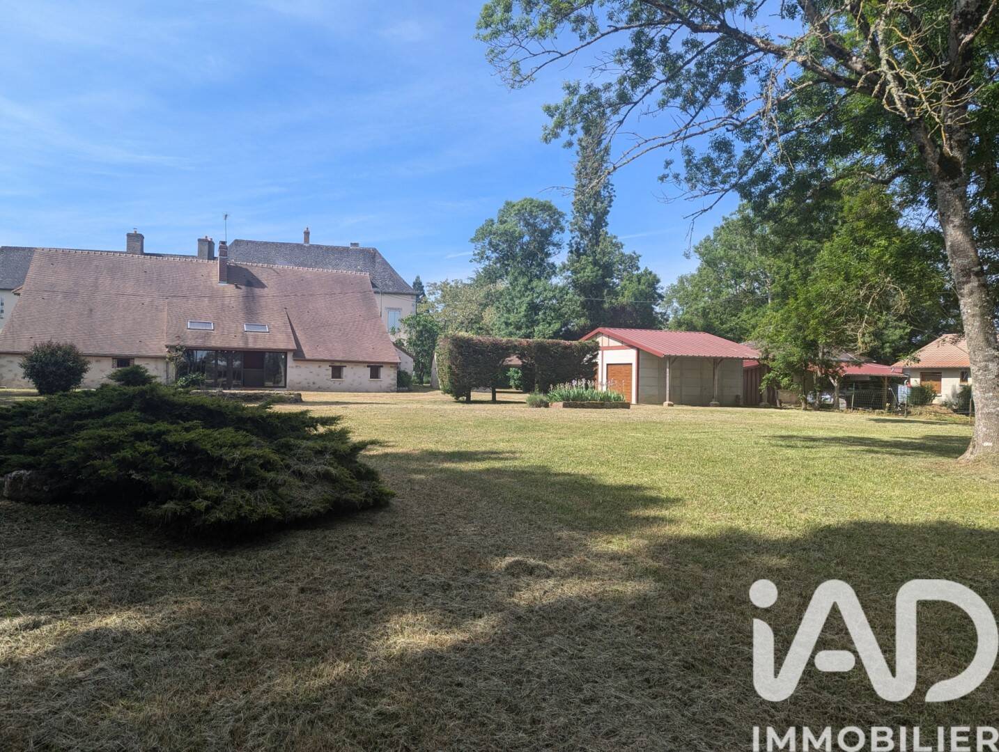 Maison 8 pièces 215 m² · à Batilly-en-Puisaye · 215 m² · 219 000 €