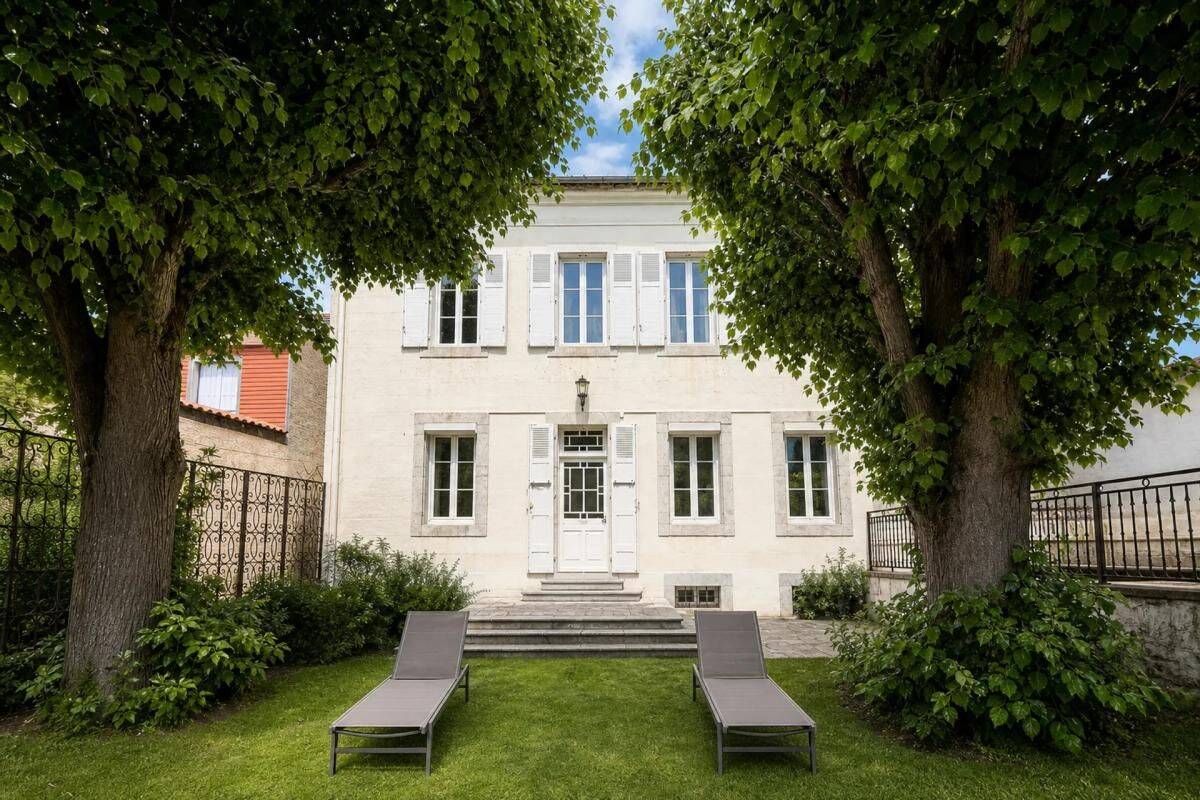 Maison 15 pièces 425 m² · à Tarbes · 425 m² · 589 500 €
