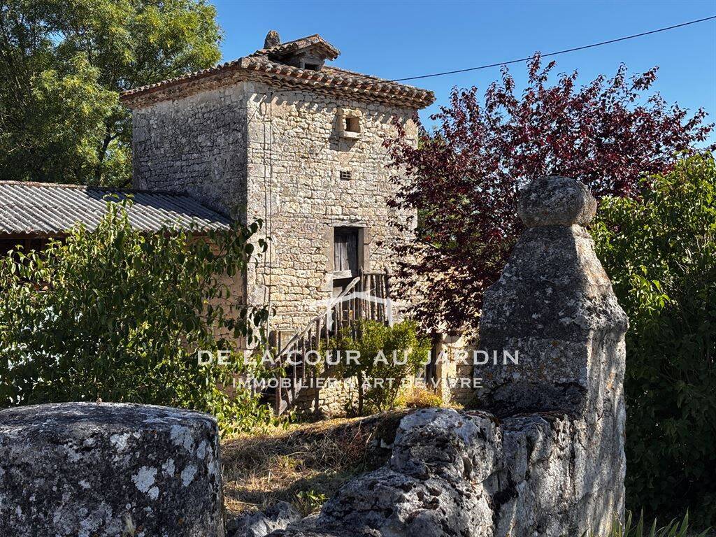 Maison 8 pièces 209 m² · à Montaigu-de-Quercy · 209 m² · 270 000 €