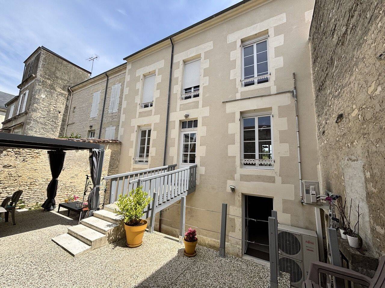 Maison 5 pièces 173 m² · à Matha · 173 m² · 292 000 €