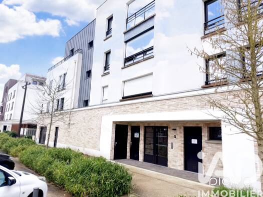 Appartement à vendre 231 000 € 2 pièces 1 chambre 43 m² Étage 1/3 Montévrain 77144