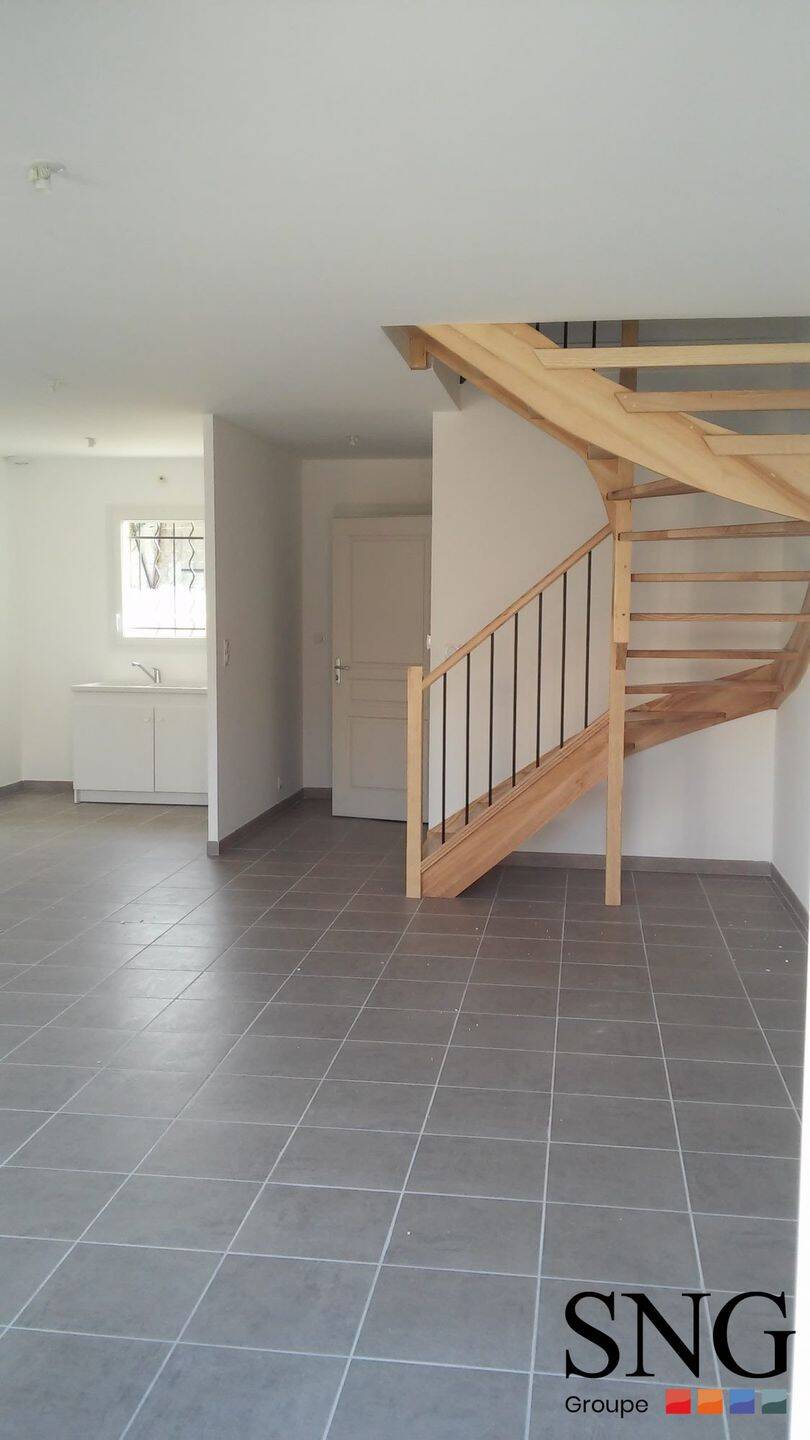 Maison 4 pièces 79 m² · à Le Thor · 78,6 m² · 896 €