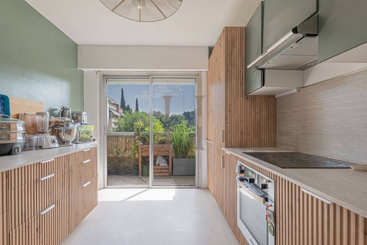 Appartement 3 pièces 56 m² · à Antibes · 56 m² · 365 000 €