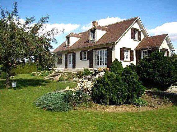 Maison 8 pièces 194 m² · à Thoiry · 193,9 m² · 685 000 €