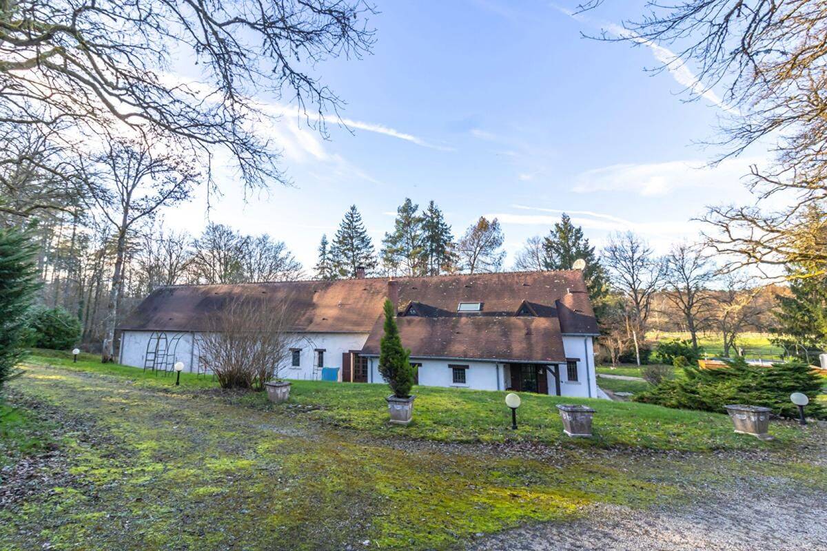 Maison 6 pièces 210 m² · à Neuvy-sur-Barangeon · 210 m² · 526 000 €