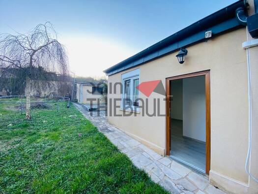 Appartement à louer 450 € 1 pièce 27 m² RDC/2 Sud Ars-sur-Moselle 57130