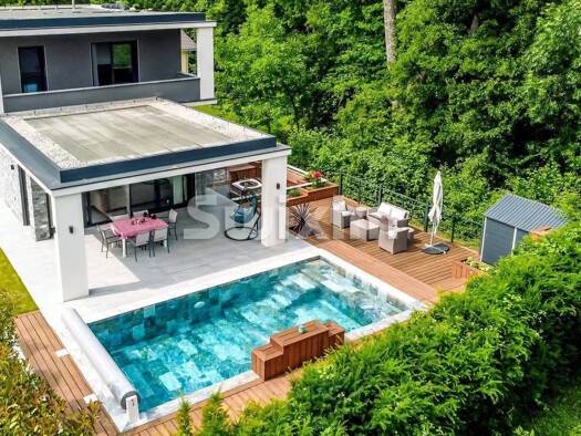 Maison à vendre - Première occupation 1 495 000 € 9 pièces 4 chambres 250 m² 1 066 m² de terrain Sciez 74140