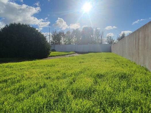 Terrain constructible viabilisé à vendre 372 000 € 353 m² de terrain Rivedoux-Plage 17940