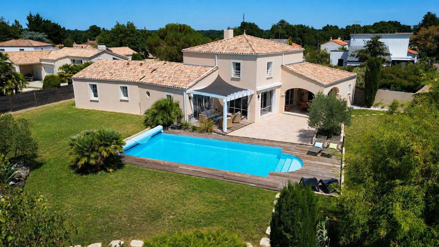 Maison 7 pièces 210 m² · à La Roche-sur-Yon · 210 m² · 620 000 €