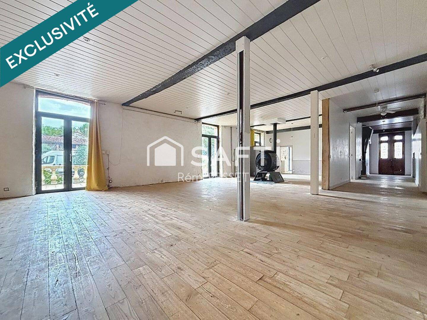 Maison 8 pièces 252 m² · à Burlats · 252 m² · 278 000 €