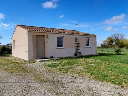 Maison de plain-pied à vendre 183 500 € 3 pièces 2 chambres 80 m² 1 000 m² de terrain Contré 17470