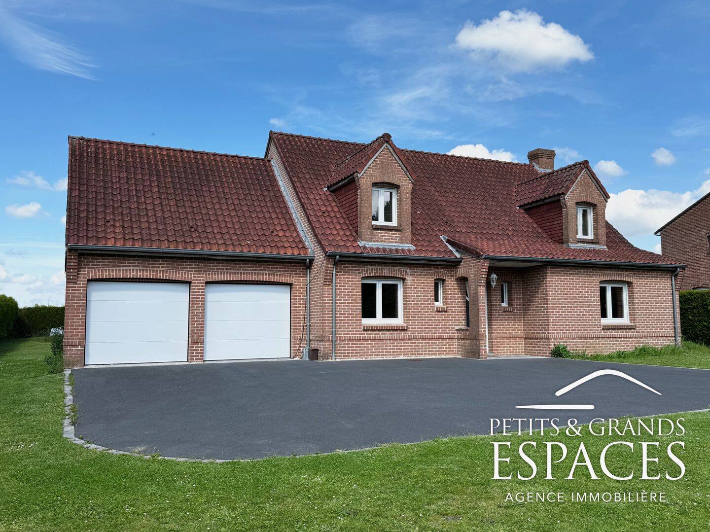 Maison 6 pièces 150 m² · à Sebourg · 150 m² · 364 000 €