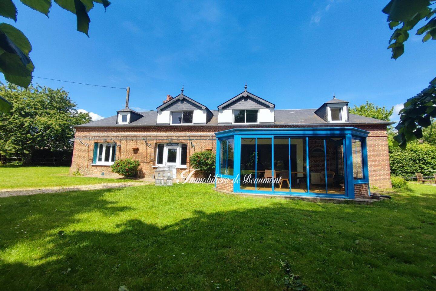 Maison 6 pièces 129 m² · à Beaumont-le-Roger · 129 m² · 273 000 €