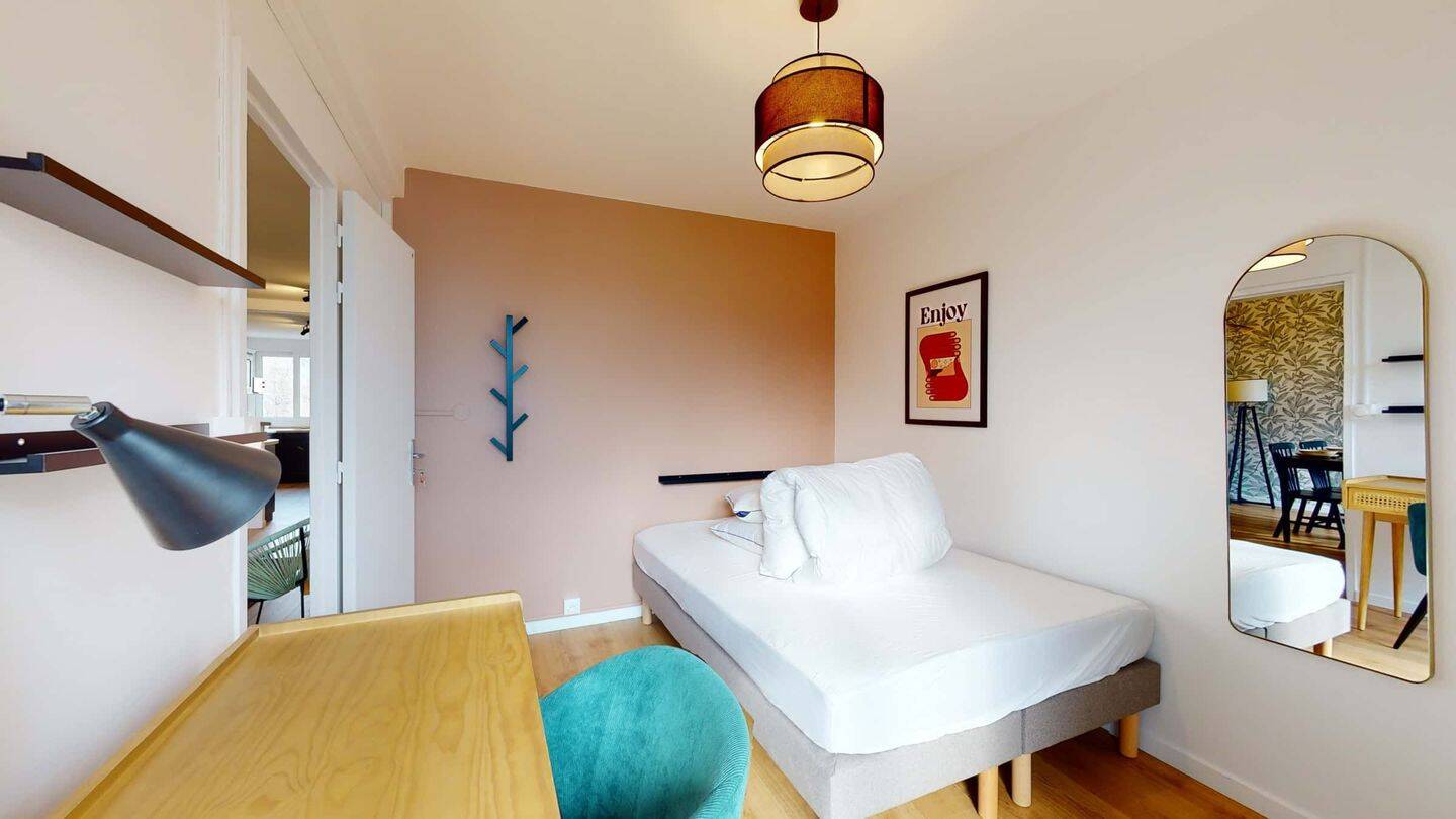 1 pièce 15 m² · à Aix-en-Provence · 15 m² · 735 €