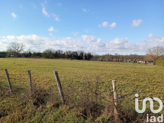 Terrain constructible à vendre 14 990 € 2 470 m² de terrain Chassenon 16150