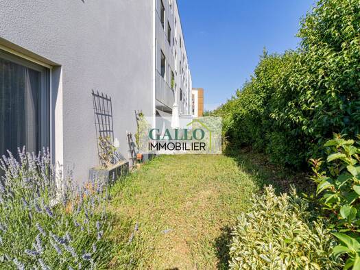 Appartement à vendre - Première occupation 195 000 € 3 pièces 2 chambres 59 m² RDC/3 Saint Hubert L'Isle-d'Abeau 38080
