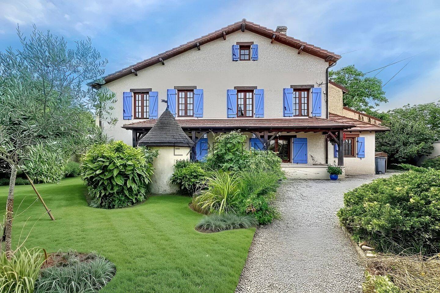 Maison 10 pièces 194 m² · à Sennecey-le-Grand · 194 m² · 327 000 €
