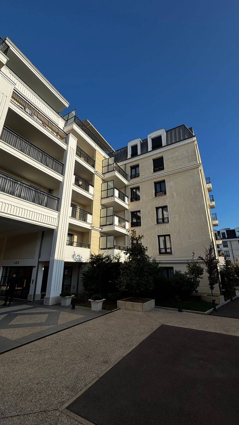 Appartement 3 pièces 81 m² · à Clamart · 81 m² · 2 250 €