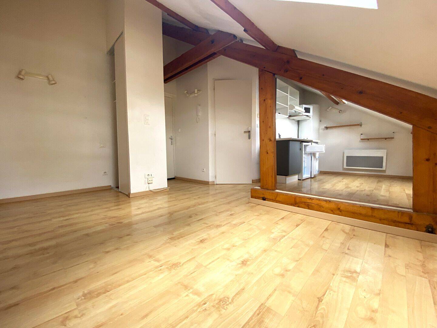 Nantes Chalâtres, Rond-Point de Paris - Appartement 1 pièce 15. — 3