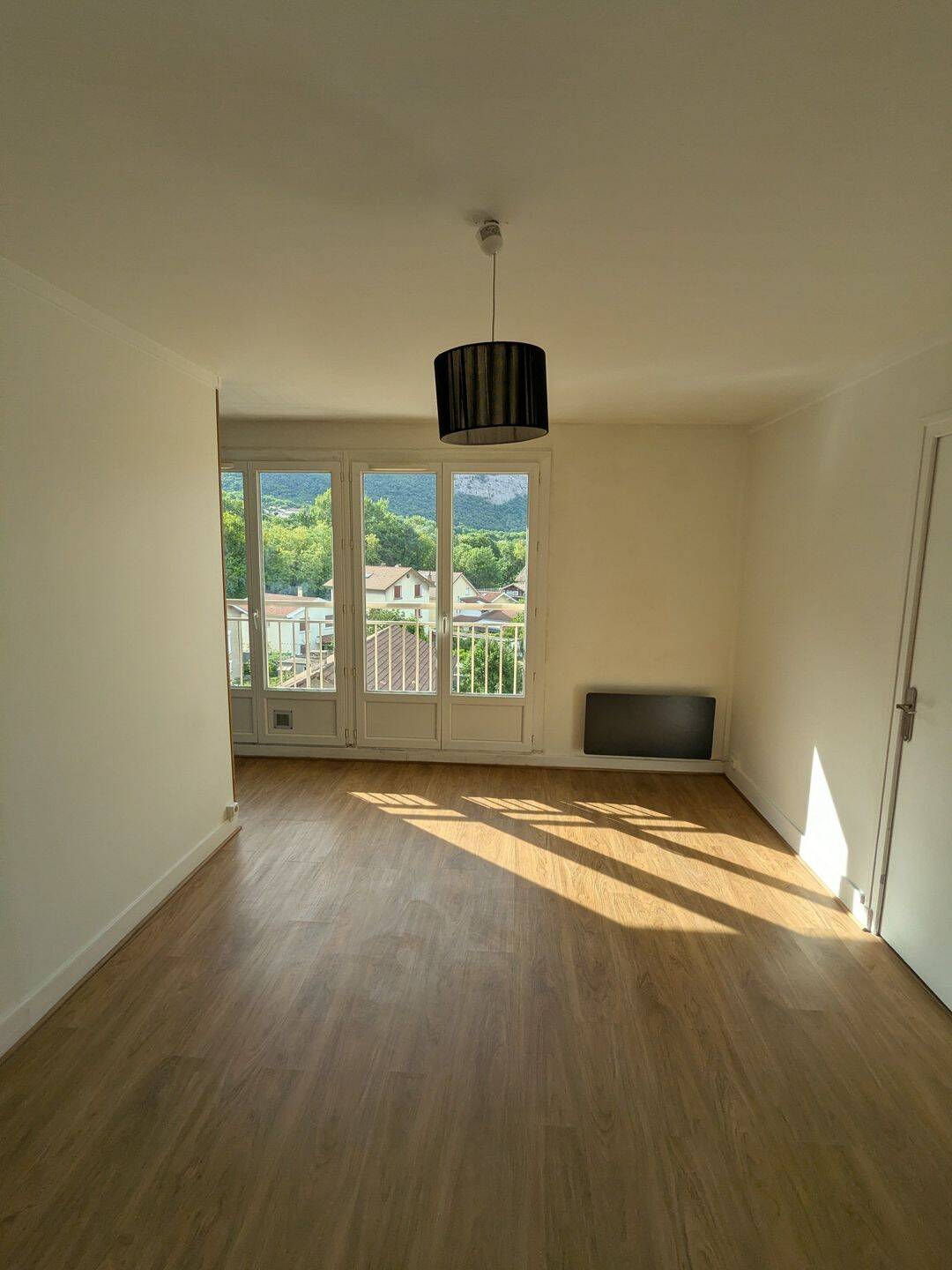 Appartement 3 pièces 46 m² · à Le Pont-de-Claix · 46 m² · 650 €/mois